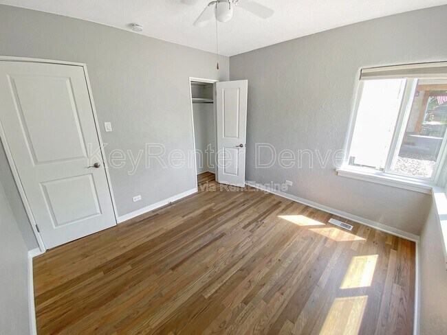 Building Photo - 4960 Decatur St