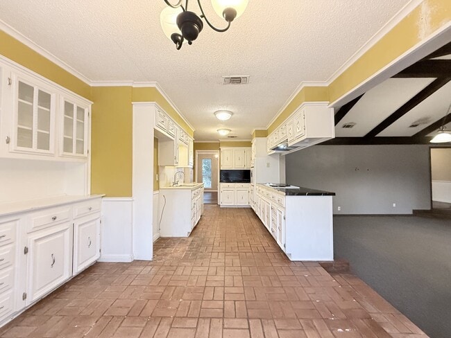 Building Photo - 1200 E Franklin St