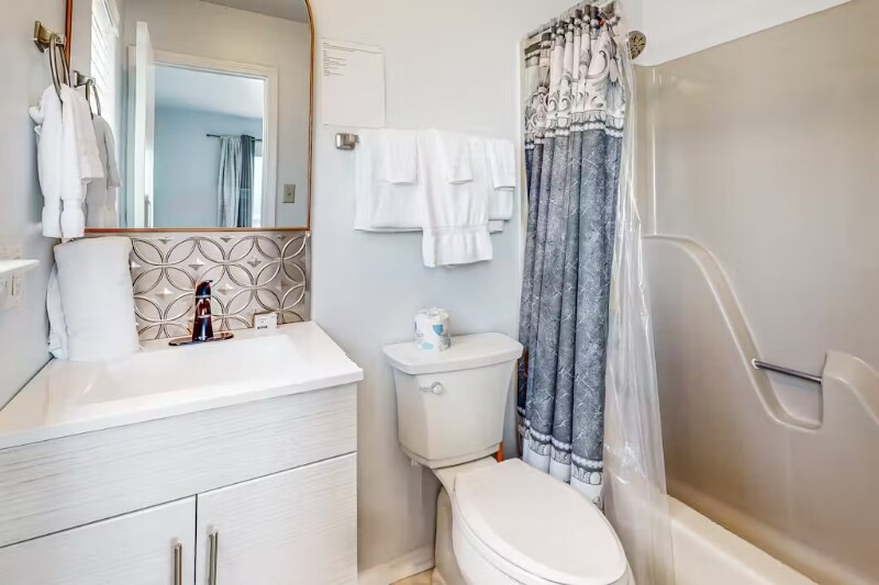 Building Photo - 5994 Beach Blvd