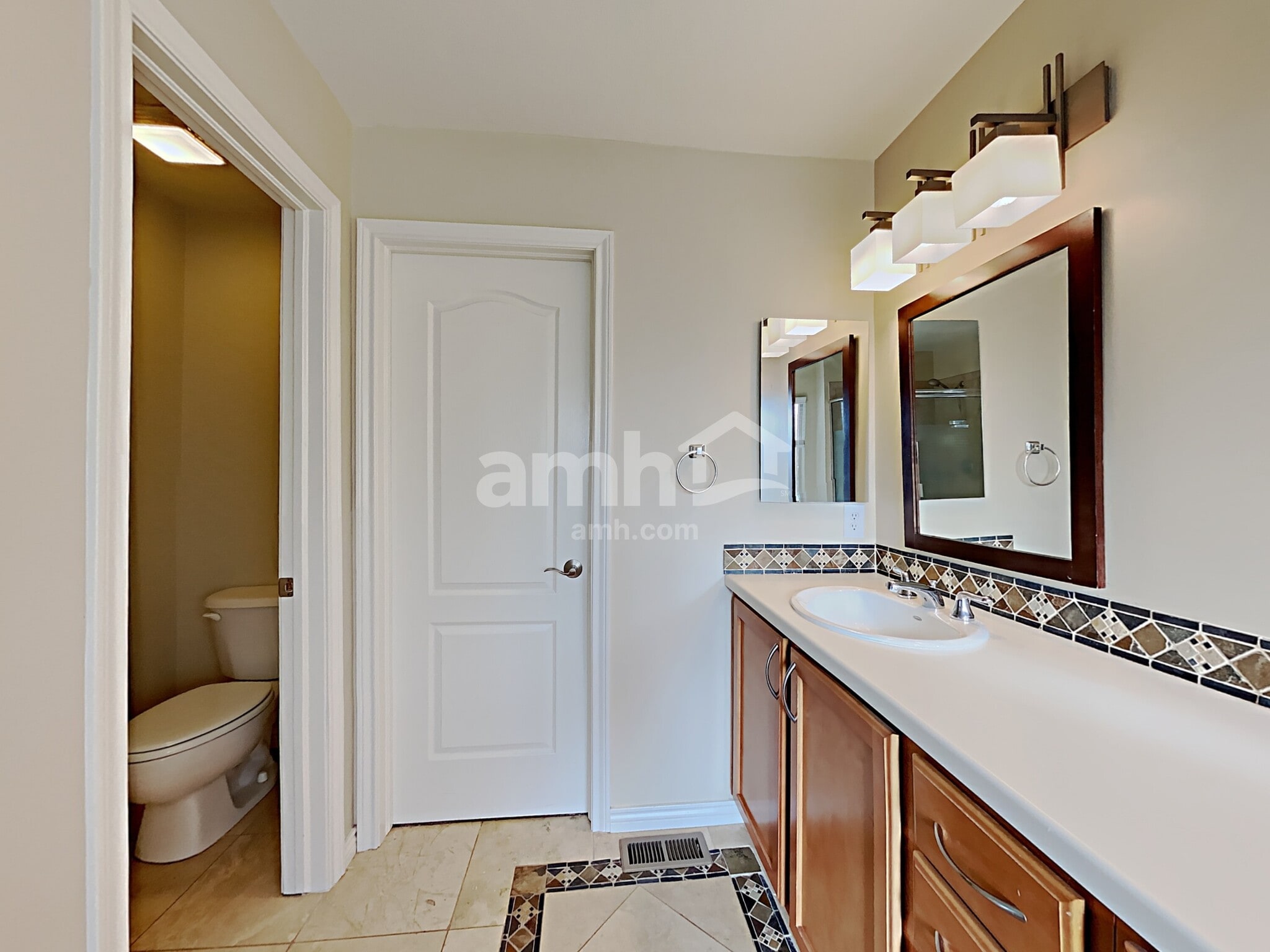 Building Photo - 12204 Hannibal St