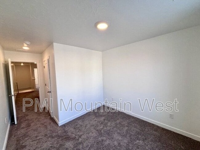 Building Photo - 3898 Bowie Dr