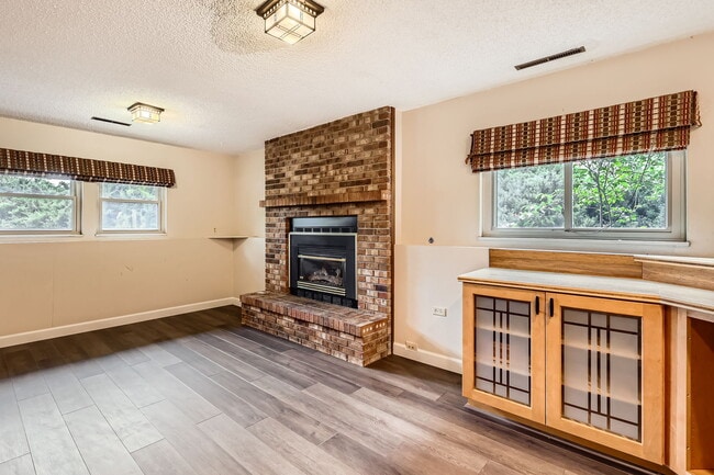 Building Photo - 7649 Safari Cir
