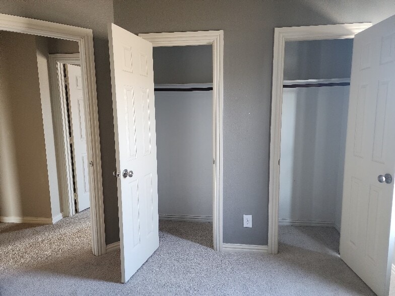 Building Photo - 1008 Raleigh Path