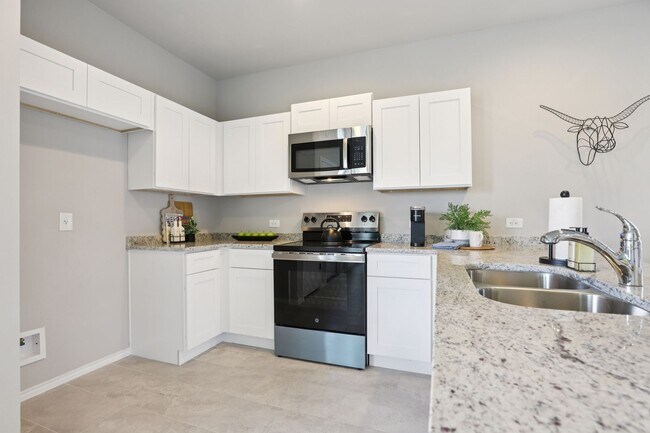 Building Photo - 8615 Valentina Wy