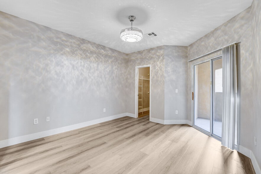 Building Photo - 1713 Sky of Red Dr