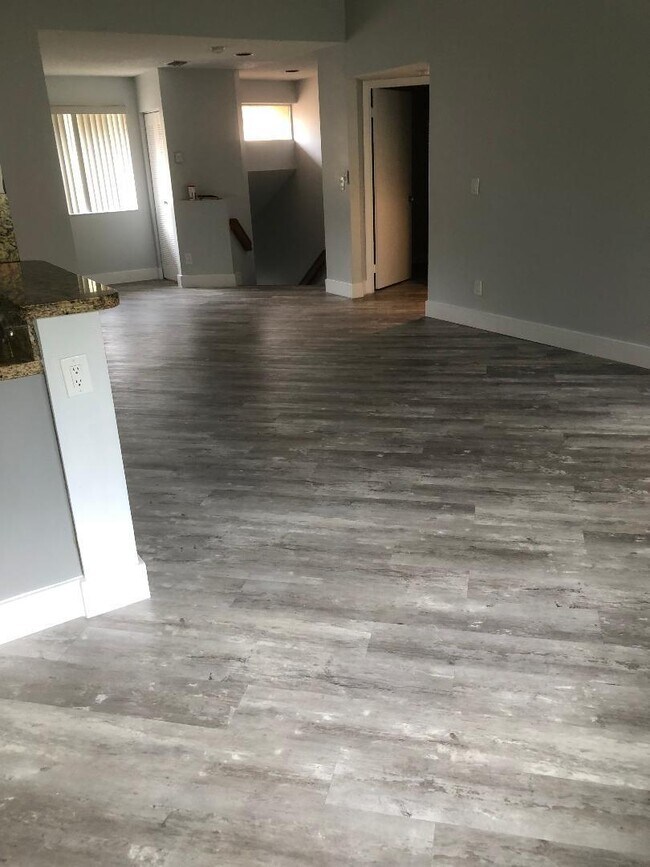 Building Photo - 9322 NW 9th Pl