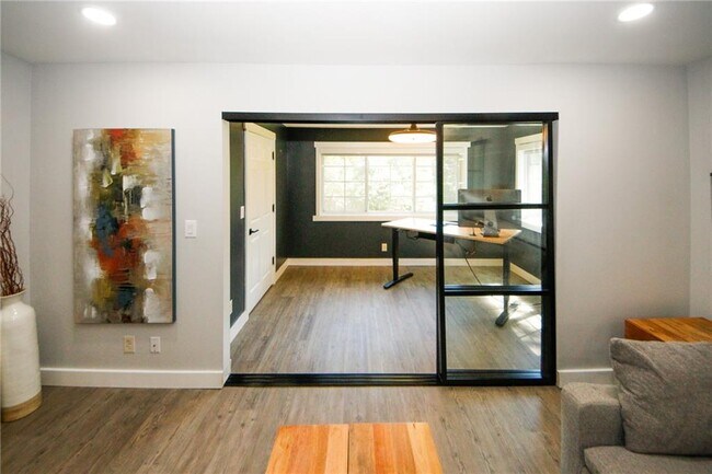 Building Photo - 1468 Briarwood Rd NE