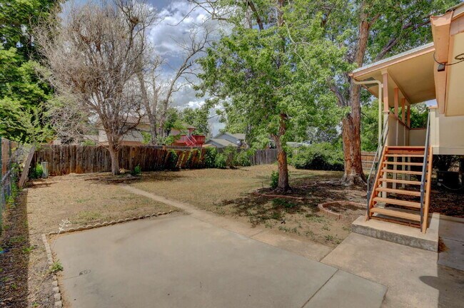 Building Photo - "Spacious 4-Bedroom Home in Denver with 2 Full Baths and Over 2000 sq ft!"