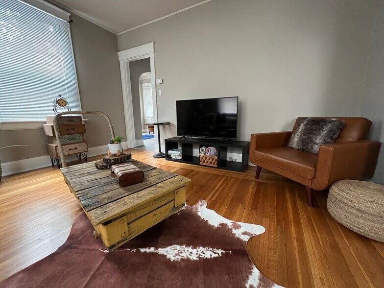 Building Photo - 3767 Andrew Ave