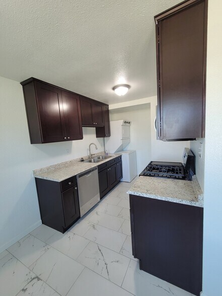 Primary Photo - 24881 Cactus Ave