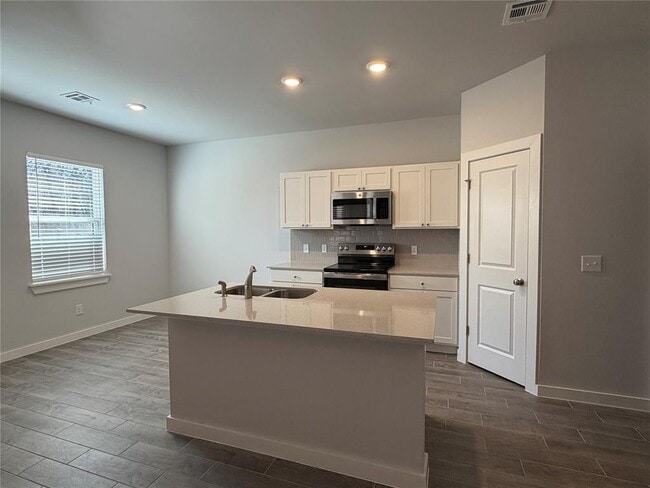 Building Photo - 17280 SE 164th St