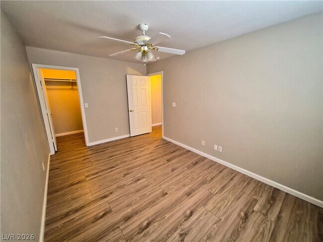 Building Photo - 1481 S Dandelion St