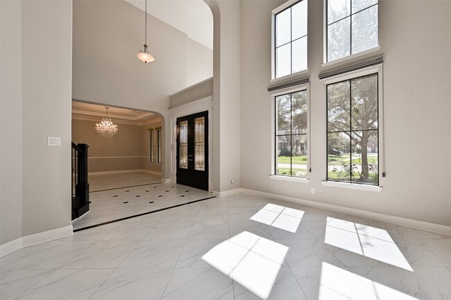 Building Photo - 27810 Burnett Hills Ln