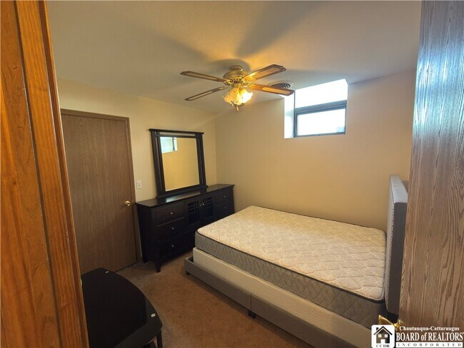 Building Photo - 100-104 E 3rd St