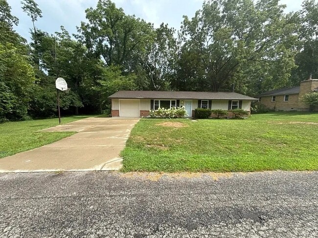 Primary Photo - 3945 Sloping Dr