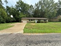 Building Photo - 3945 Sloping Dr