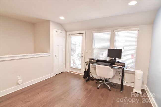 Building Photo - 2130 Bryant Park Dr