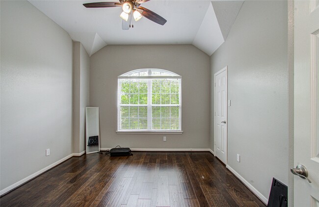 Building Photo - 1510 Lake Grayson Dr