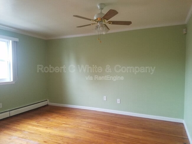 Building Photo - 10 Colonial Ct