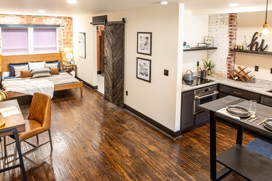 Building Photo - 144 E 21st St