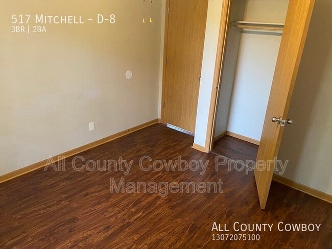 Building Photo - 517 Mitchell St