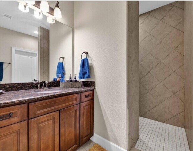 Building Photo - 14502 San Pietro Dr
