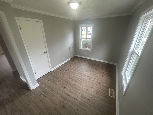 Building Photo - Newly updated home in Radcliff, KY!