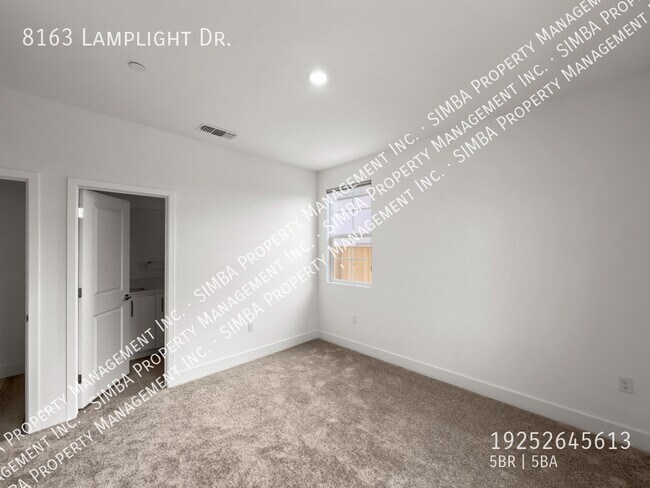 Building Photo - 8163 Lamplight Dr