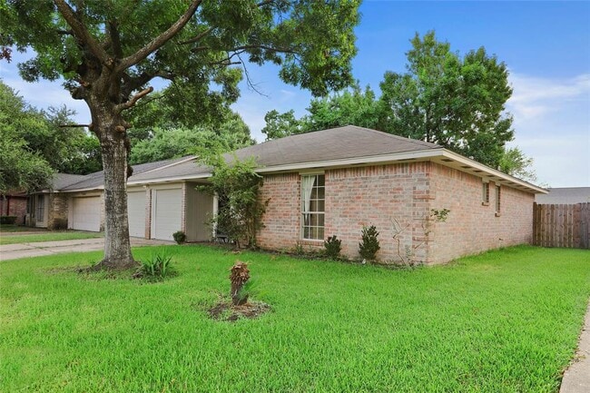 Building Photo - 1350 Holbech Ln