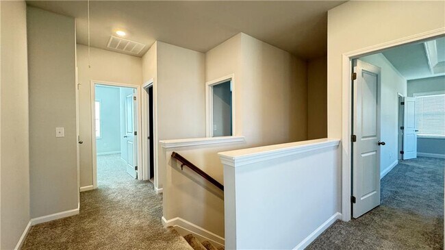 Building Photo - 4587 Silver Oak Dr SW