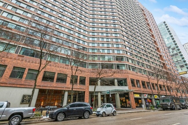 Primary Photo - 211 E Ohio St