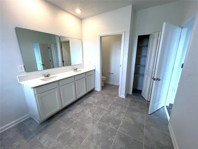Building Photo - 398 Bogey Dr