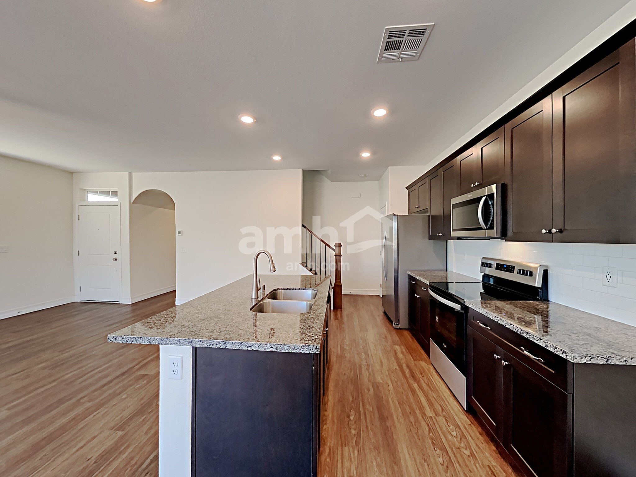 Building Photo - 5884 Petronius St