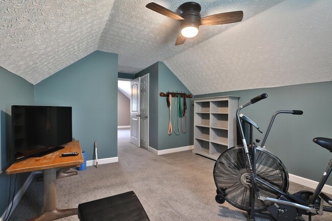 Building Photo - 925 Blenheim Rd