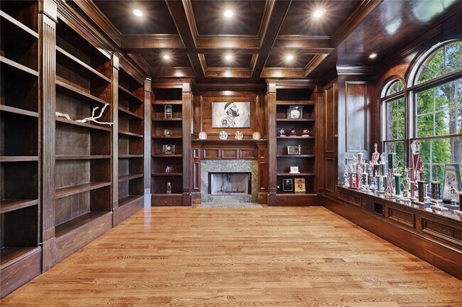 Building Photo - 11140 W Rd