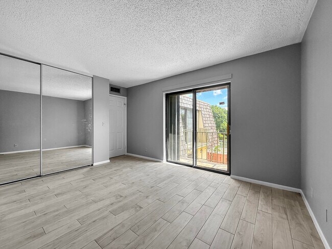 Building Photo - 166 Lake Arbor Dr