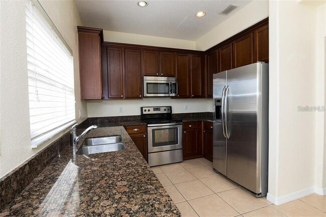 Building Photo - 3637 Covington Ln