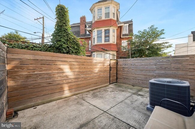 Building Photo - 629 N 32nd St