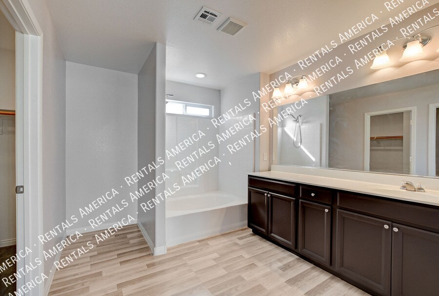 Building Photo - 8271 Southern Cross Ave