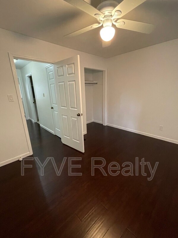 Building Photo - 944 Piney Grove Church Rd