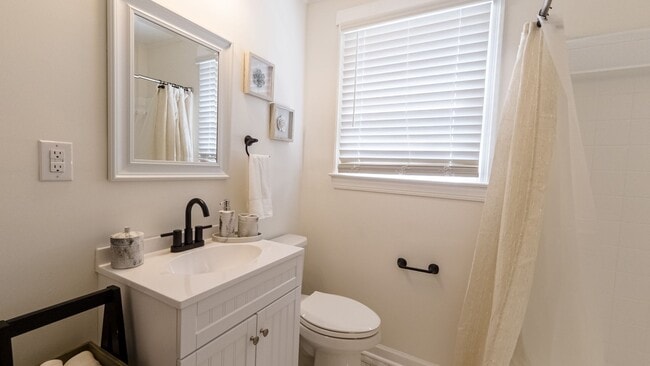 Building Photo - Solid brick duplex located in Forest Acres