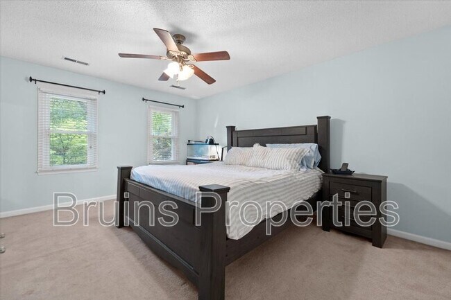 Building Photo - 4457 Eagles Nest Dr