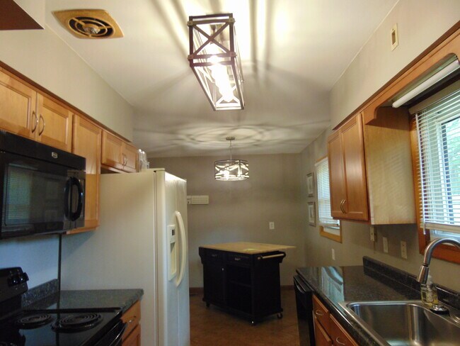 Building Photo - 5333 Bluffton Rd