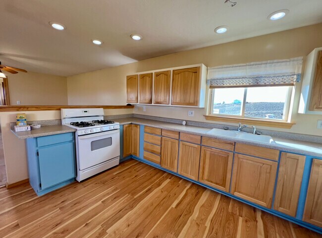 Building Photo - 19 Spotted Horse Rd