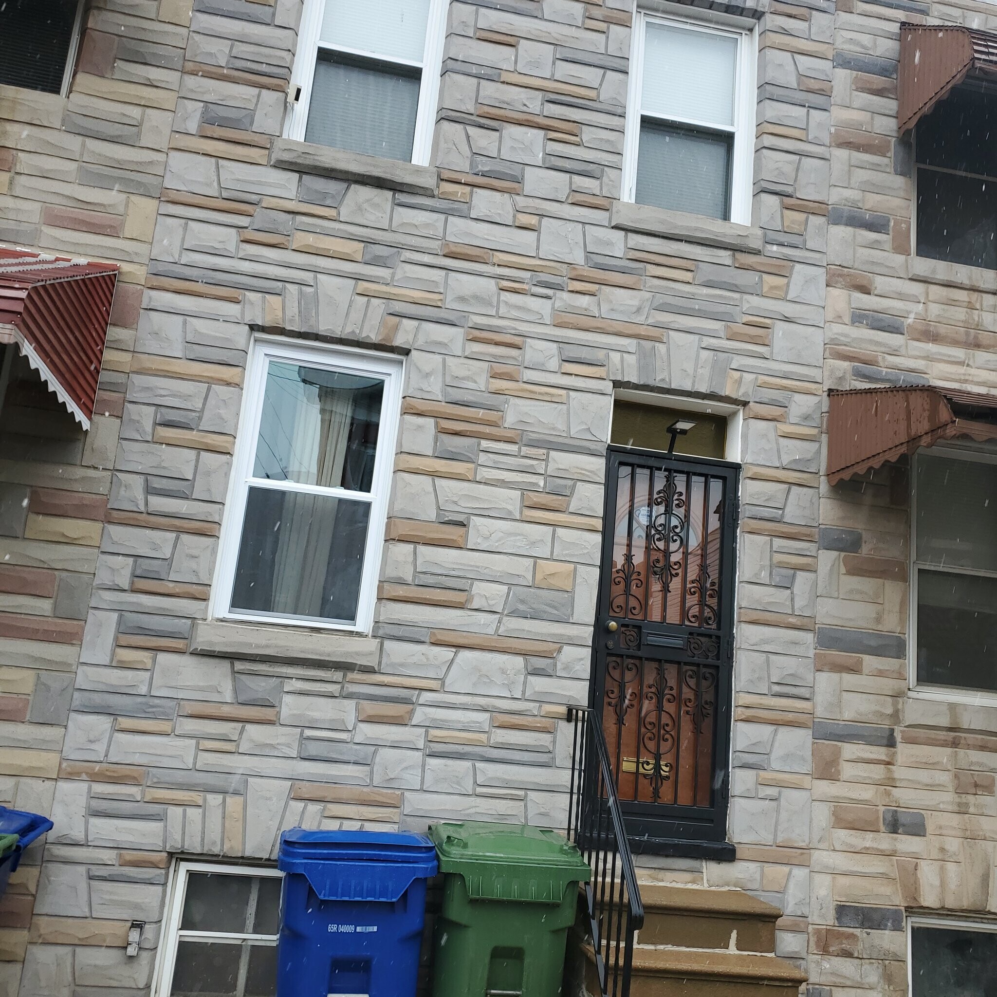 Building Photo - 1222 N Spring St