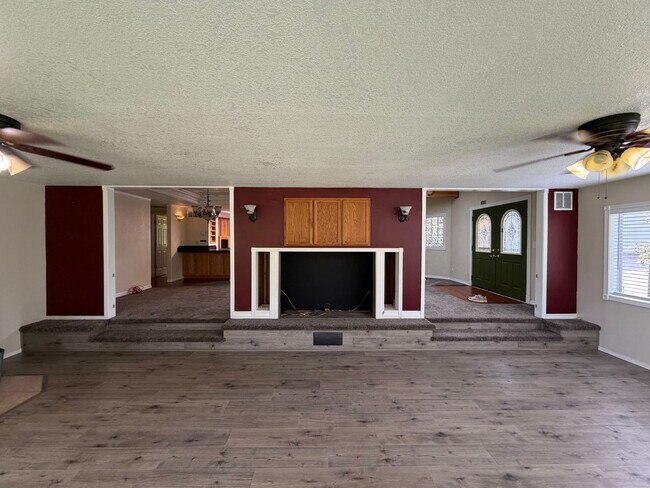 Building Photo - Rare 3-Acre 3BR Home in South Salem – Shops, Workspace & Greenhouses