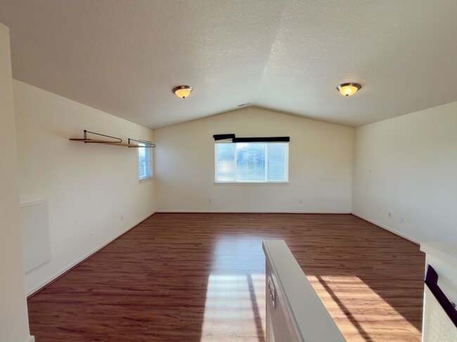 Building Photo - 20893 SW Edgemont St