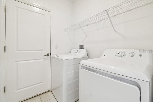 Building Photo - 6335 Ten Acre Ct