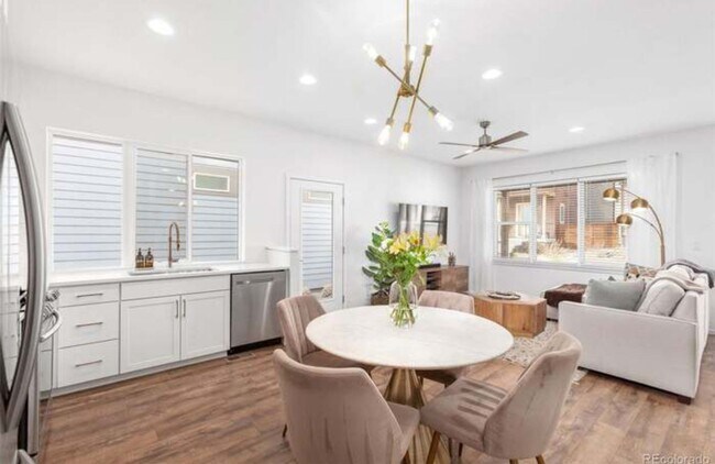 Building Photo - Beautiful 4 bedroom 3.5 bathroom home