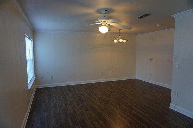 Building Photo - 519 Wingspan Way